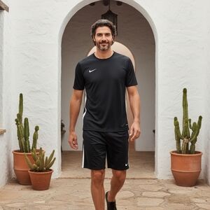 Nike Men's Black Shirt, Size M